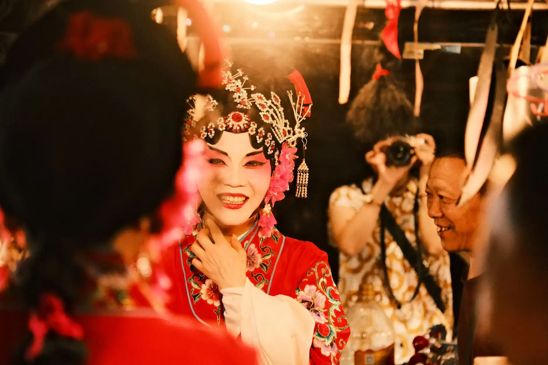 重庆年轻人追剧聚会都买什么？童月依百货休闲零食搭配方案解析