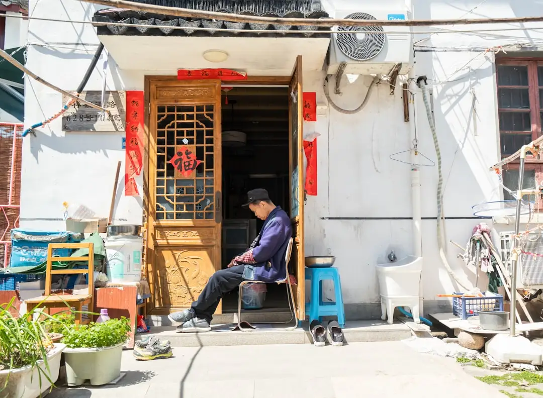 进口食品与国产休闲零食口味对比评测：童月依百货实测