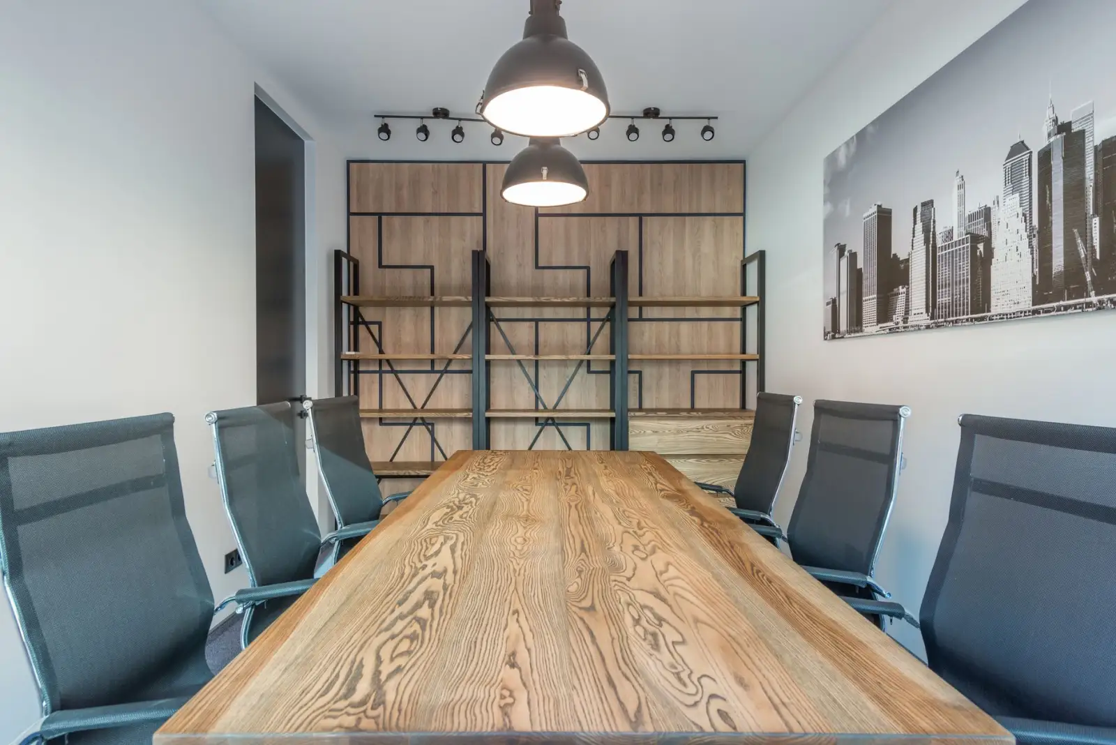 2024年重庆网红零食选购指南：童月依百货热门品牌推荐